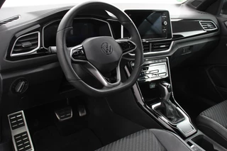 Volkswagen T-Roc Volkswagen T-Roc Cabrio 1.5 TSI 150pk DSG R-Line | Navigatie | Apple Carpaly/Android Auto | Parkeersensoren | Camera | Adaptive Cruise Control | Stoelverwarming | Climate Control - afbeelding nr 11