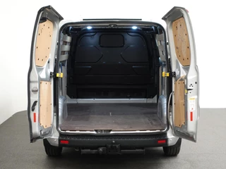 Ford Transit Custom Ford Transit Custom 131pk L2H1 Trend Trekhaak Camera Cruise control Airco Parkeersensoren 3-Zits Euro6 - afbeelding nr 11