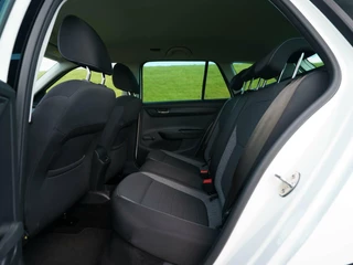 Škoda Fabia Skoda Fabia Combi 1.0 TSI 95pk Business Edition | Navigatie | LMV | Privacy glass | Stoelverwarming - afbeelding nr 6