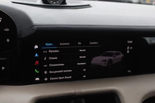 Porsche Taycan Porsche Taycan 4S Performance 84 kWh / SoH 90% / Panoramadak / Camera / Luchtvering / Achterasbesturing / 20'' / Bose / Sportchrono / ACC / Stuurverwarming / Warmtepomp / DAB / Stoelverwarming - afbeelding nr 22