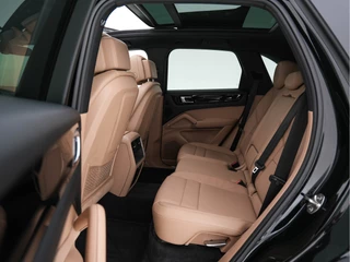 Porsche Cayenne (INCL-BTW) *PANO | NAPPA-LEATHER | FULL-LED | BOSE-SURROUND | MEMORY-PACK | AIR-SUPENSION | NAVI-FULLMAP | CAMERA | DAB+ | SPORT-SEATS | 22''ALU* - afbeelding nr 9