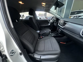 Kia Stonic Kia Stonic 1.0 T-GDi DynamicPlus Line / Carplay / Navi / Camera / keyless - afbeelding nr 17