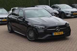 Mercedes-Benz C-Klasse Mercedes-Benz C-Klasse 180 AMG Line / Camera / Leder&Alcantara / 18'' / Navigatie / DAB / Dodehoek / Stoelverwarming / Cruise Control - afbeelding nr 32
