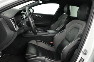 Volvo V60 Volvo V60 2.0 T6 Recharge AWD R-Design | Trekhaak |  Stoel & stuurverwarming | Adaptive cruise | Carplay | Camera | Keyless | Navigatie | Full LED | Dodehoek detectie | Half leder - afbeelding nr 5