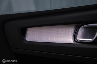 Volvo XC40 Volvo XC40 1.5 T2 Momentum | Schuifdak | Trekhaak | Camera | LED | stoel & stuurwielwarming | - afbeelding nr 43