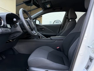 Toyota C-HR Toyota C-HR 2.0 Hybrid 200 Team D | CarPlay | ACC | Camera | LED | Dodehoek | Keyless | 18 inch - afbeelding nr 28
