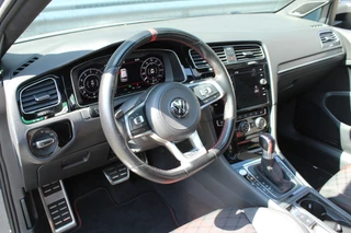 Volkswagen Golf Volkswagen Golf 2.0 TSI GTI TCR 290pk DSG7 Panoramadak Clima Cruise Navi Camera DynAudio Keyless Zwarte 19
