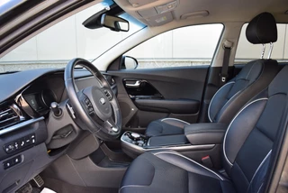 Kia e-Niro Kia e-Niro ExecutiveLine 64 kWh | Stoelverwarming/koeling | Elektrisch verstelb. bestuurdersstoel met geheugen | Draadloze telefoonlader | - afbeelding nr 13