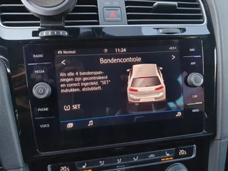 Volkswagen Golf Volkswagen Golf 1.5 TSI Highline Business R-Line - CARPLAY / ALCANTARA / FLIPPERS / P.SENSOREN V+A / STOELVERW. / DAB+ / FULL LED! - afbeelding nr 42