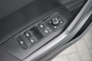 Volkswagen Polo Volkswagen Polo 1.0 TSI DSG R-Line Panodak/ Camera / Virt. cockpit / IQ LED/ 17L - afbeelding nr 25
