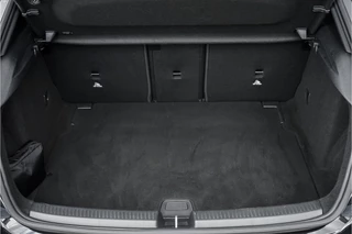Mercedes-Benz A-Klasse Mercedes-Benz A-Klasse 250 Premium Plus AMG-Line Night Pano Burmester Ambiente - afbeelding nr 6