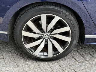 Volkswagen Passat Volkswagen Passat Variant 1.4 TSI Highline Business R, Trekhaak, Panodak, apk 10.2025 - afbeelding nr 23