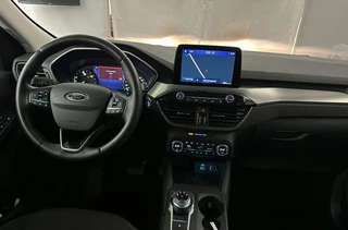Ford Kuga Ford Kuga 2.5 PHEV Titanium 225pk | Winterpack | 18 inch Licht metalen Velgen | Privacy Glass | SYNC 3 Navigatie - afbeelding nr 6