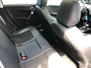 Peugeot 2008 Peugeot 2008 1.2 PURETECH ALLURE - afbeelding nr 12