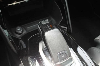 Peugeot 208 Peugeot 208 1.2 PureTech GT Automaat | Pano | Camera | Clima | 3d cockpit - afbeelding nr 12