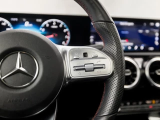 Mercedes-Benz A-Klasse (SCHUIFDAK, GROOT NAVI, LEDER/ALCANTARA, STOELVERWARMING, WIDESCREEN, SPORTSTOELEN, CAMERA, GETINT GLAS, NIEUWSTAAT) - afbeelding nr 21