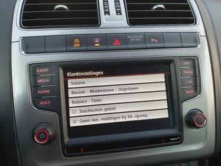 Volkswagen Polo Volkswagen Polo 1.0 BlueMotion Connected Series - NAP / CARPLAY / DAB / P.SENSOREN V+A / LM-VELGEN '17 / EXTRA SET '15 / NWE APK ! - afbeelding nr 45