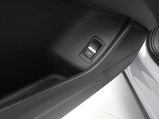 Audi Q4 e-tron 12% bijtelling Navigatie Bluetooth ACC Keyless Clima Camera Pdc Led Stoelverwarming - afbeelding nr 16