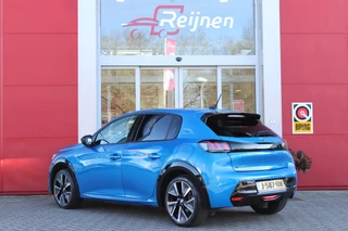 Peugeot e-208 Peugeot e-208 EV GT PACK 136PK 50 kWh 3-FASE | PANORAMA DAK | ACHTERUITRIJ CAMERA | APPLE CARPLAY/ANDROID AUTO | PARKEERSENSOREN VOOR EN ACHTER | NAVIGATIE | FULL LED KOPLAMPEN | ALCANTARA BEKLEDING | KEYLESS ENTRY/START | 17