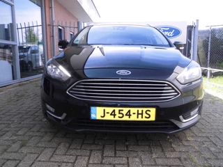 Ford Focus Ford Focus Wagon 125pk Titanium winterpakket-privacyglass-navi touchscreen - afbeelding nr 3