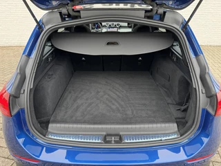 Mercedes-Benz C-Klasse Mercedes-Benz C-klasse 300 e AMG Line Adaptive cruise control Climate control Navi Apple / Android Leder/Alcantara - afbeelding nr 24