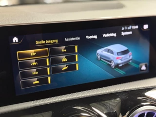 Mercedes-Benz A-Klasse Mercedes-Benz A-klasse 220 Launch Edition Premium Plus AMG Night | pano | Leer | Multibeam | HUD | Memory | Keyless | Sfeerver - afbeelding nr 30