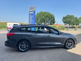Ford Focus Ford Focus 1.0 ST-LINE 125 PK NAVI AIRCO/ECC PDC - afbeelding nr 34