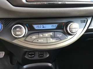 Toyota Yaris Toyota Yaris 1.5 HYB. DYNAMIC **Automaat/opendak/carplay** - afbeelding nr 21