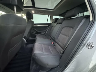 Volkswagen Passat Volkswagen Passat Variant 1.6 TDI Highline PANO DSG trekhaak - afbeelding nr 7