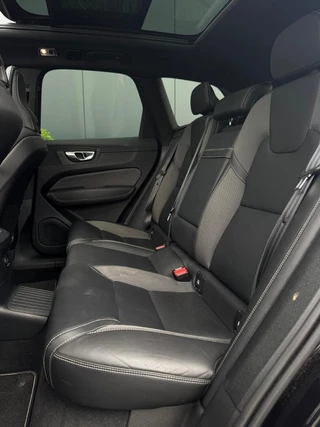 Volvo XC60 Volvo XC60 2.0 T6 AWD R-Design M22 FULL PANO NAVI CLIMATE PDC SPORTVELGEN - afbeelding nr 18