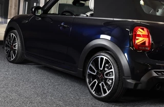 MINI Cooper Cabrio Mini Mini Cabrio 1.5 Cooper JCW Pakket / Aut / Navi / Cc / Leder / Digital Cockpit / Sfeerverlichting / Windscherm / Led / Pdc - afbeelding nr 24