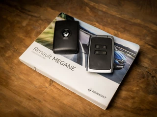 Renault Mégane Estate 141Pk Automaat (APPLE CARPLAY, VIRTUAL COCKPIT, NAVIGATIE, CLIMATE, GETINT GLAS, SPORTSTOELEN, TREKHAAK, PARKEERSENSOREN, CRUISE, NIEUWSTAAT) - afbeelding nr 16