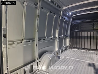 Iveco Daily Iveco Daily 35S21 3.0L Automaat L2H2 2025model ACC LED Camera Parkeersensoren L2 3,5t Trekgewicht 12m3 Airco - afbeelding nr 22