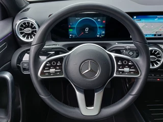 Mercedes-Benz A-Klasse Mercedes-Benz A-Klasse 250e Plug-In Hybrid Luxury Line | Origineel NL | Navi | Apple Carplay+Android Auto | Clima | Cruise | Stoelverwarming | Pdc V+A+Assist+Camera | Privacy Glass | 17''lm - afbeelding nr 11