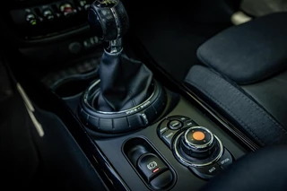 MINI Clubman Mini Clubman 1.5 Cooper Chili Serious Business | Pano | Navi - afbeelding nr 32