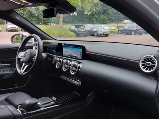 Mercedes-Benz A-Klasse Mercedes-Benz A-Klasse 250e Plug-In Hybrid Luxury Line | Origineel NL | Navi | Apple Carplay+Android Auto | Clima | Cruise | Stoelverwarming | Pdc V+A+Assist+Camera | Privacy Glass | 17''lm - afbeelding nr 35