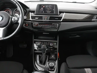 BMW 2 Serie BMW 2-serie Active Tourer 218d | Panoramadak | Sportstoelen | Trekhaak |  Full LED | Climate control | Parkeerhulp | Cruise control | Bluetooth - afbeelding nr 10