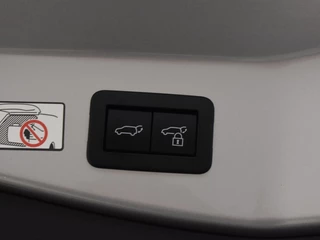 Toyota C-HR Toyota C-HR 1.8 Hybrid 140 First Editon | PDC | BLS | Electr. Achterklep | - afbeelding nr 16