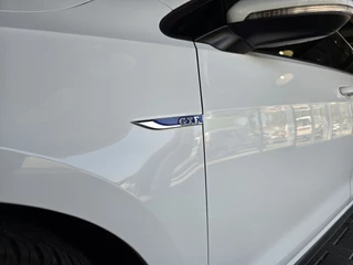 Volkswagen Golf Volkswagen Golf 1.4 TSI PHEV GTE / Dealer Onderhouden / Stoelverwarming / LED Koplampen - afbeelding nr 17