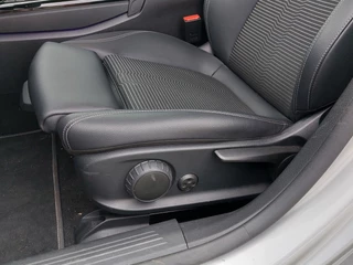 Mercedes-Benz A-Klasse 250e Plug-In Hybrid Luxury Line | Origineel NL | Navi | Apple Carplay+Android Auto | Clima | Cruise | Stoelverwarming | Pdc V+A+Assist+Camera | Privacy Glass | 17''lm - afbeelding nr 25