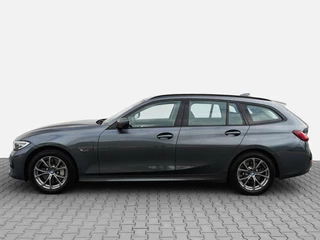 BMW 3 Serie BMW 3-serie Touring 330e 293pk Sport Line | Full LED | Carplay | Stoel/stuurverwarming | Trekhaak - afbeelding nr 2