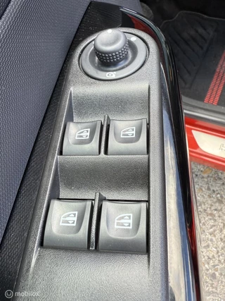 Renault Captur Renault Captur 0.9 TCe Helly Hansen NAP/1e EIG/NAVI/TRHAAK/KEYLESS - afbeelding nr 14