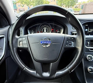 Volvo V60 Volvo V60 2.0 D4 MOMENTUM EURO 6 Dealer onderhouden 181PK - afbeelding nr 11
