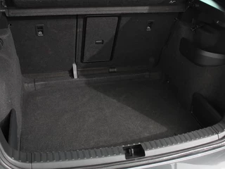 Škoda Karoq Skoda Karoq 1.5 TSI 150pk DSG Ambition | Navigatie | Apple Carpla/Android Auto | Camera | Climate Control | Adaptive Cruise control | Lichtmetalen Velgen - afbeelding nr 35
