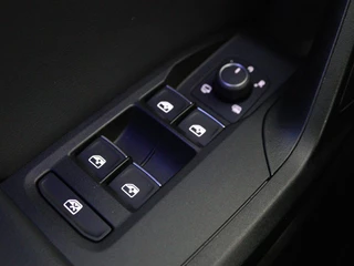 SEAT Leon SEAT Leon 1.5 eTSI FR Intens | Stoel & stuurverwarming |  Trekhaak | Adaptive cruise | Navigatie | Parkeerhulp | Full LED - afbeelding nr 13