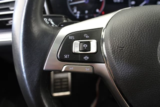 Volkswagen Touareg Volkswagen Touareg 3.0 TDI R-Line |Pano|Trekhaak|Achterbank verw.| - afbeelding nr 24