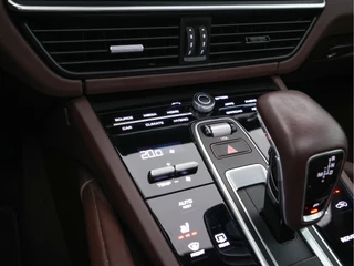 Porsche Cayenne (INCL-BTW) *PANO | CLUB-FULL-LEATHER | SOFT-CLOSE | MEMORY-PACK | SURROUND-VIEW | FULL-LED | NAVI-FULLMAP | AIR-SUSPENSION | DAB | DIGI-COCKPIT | PDC | CRUISE | SPORT-SEATS | 21
