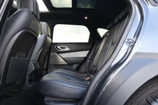 Land Rover Range Rover Velar Land Rover Range Rover Velar 3.0 V6 SC AWD R-Dynamic HSE 381 PK A cruise|Carplay|Matrix|Panoschuifdak|Digidash|Camera|Massage|Kahn LMV 22