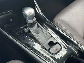 Toyota C-HR Toyota C-HR 1.8 Hybrid First Edition Camera Navigatie Cruise Clima Stoelverwarming Keyless Trekhaak - afbeelding nr 43