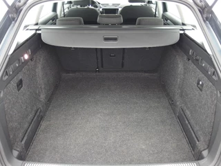Škoda Superb AUTOMAAT / STOELVERW / XENON / CARPLAY / NAVI / CLIMA / PDC / BLUETOOTH / CRUISE / NL-AUTO - afbeelding nr 31